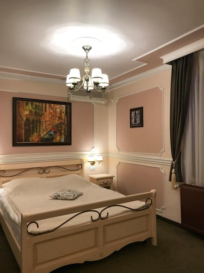 Hotel Parc Tecuci Экстерьер фото