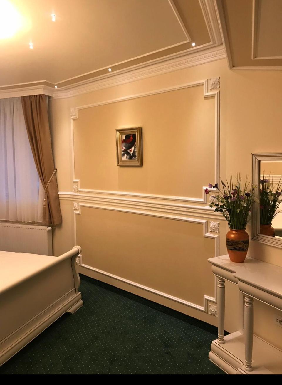 Hotel Parc Tecuci Экстерьер фото